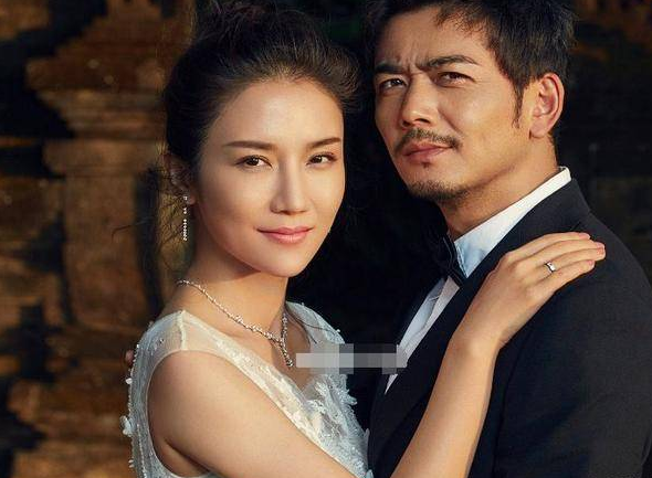 "小包总"杨烁隐婚八年儿女成双,如今因这事儿让妻子感动的落泪