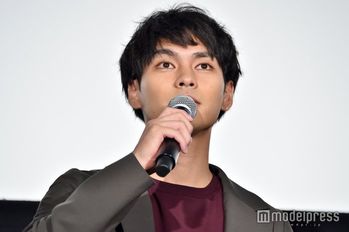 组图:柳乐优弥参加《银魂2》活动 黑发刘海少年感十足