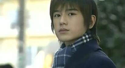 现在的小孩可能不太了解这位日剧黄金时代的美少年战斗机了。