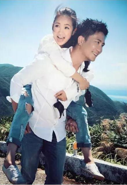 如果你是林依晨，你会选择郑元畅，还是胡歌？还是林先生呢？