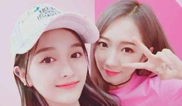 最近，两人的证件照以及旧照被媒体曝光，跟随小编来看看吧。