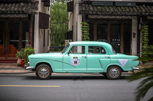 图：上海汽车博物馆 1974年上海牌SH760 参与2017中国国际名城经典车拉力赛