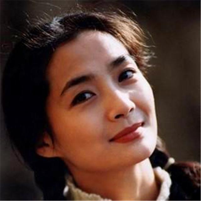 2005年,兩人離婚,但當時的李婷已經患有乳腺癌,這也成為了日後張子健