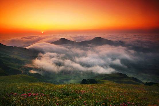 图说:贵州最高峰六盘水大湾韭菜坪日出