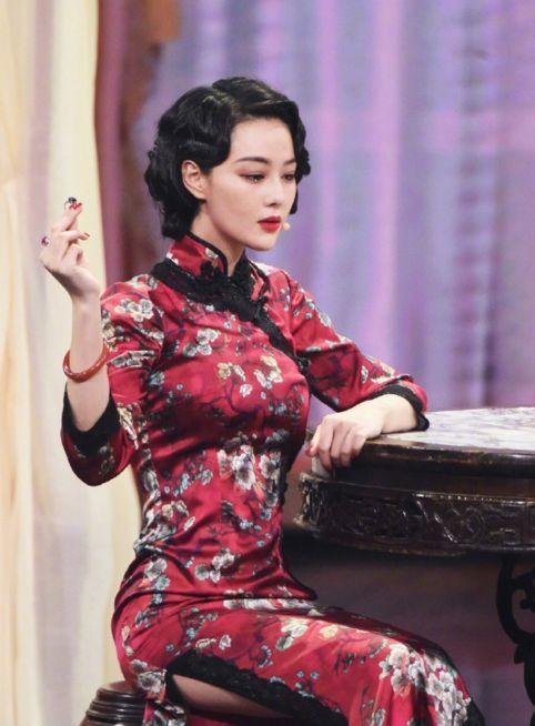 "军嫂"张馨予婚后首次亮相,一身旗袍惊艳四座!网友嫁对人了