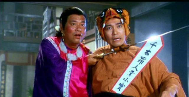 67岁陈百祥近照爆出身材发福认不出与王晶在小饭馆吃饭