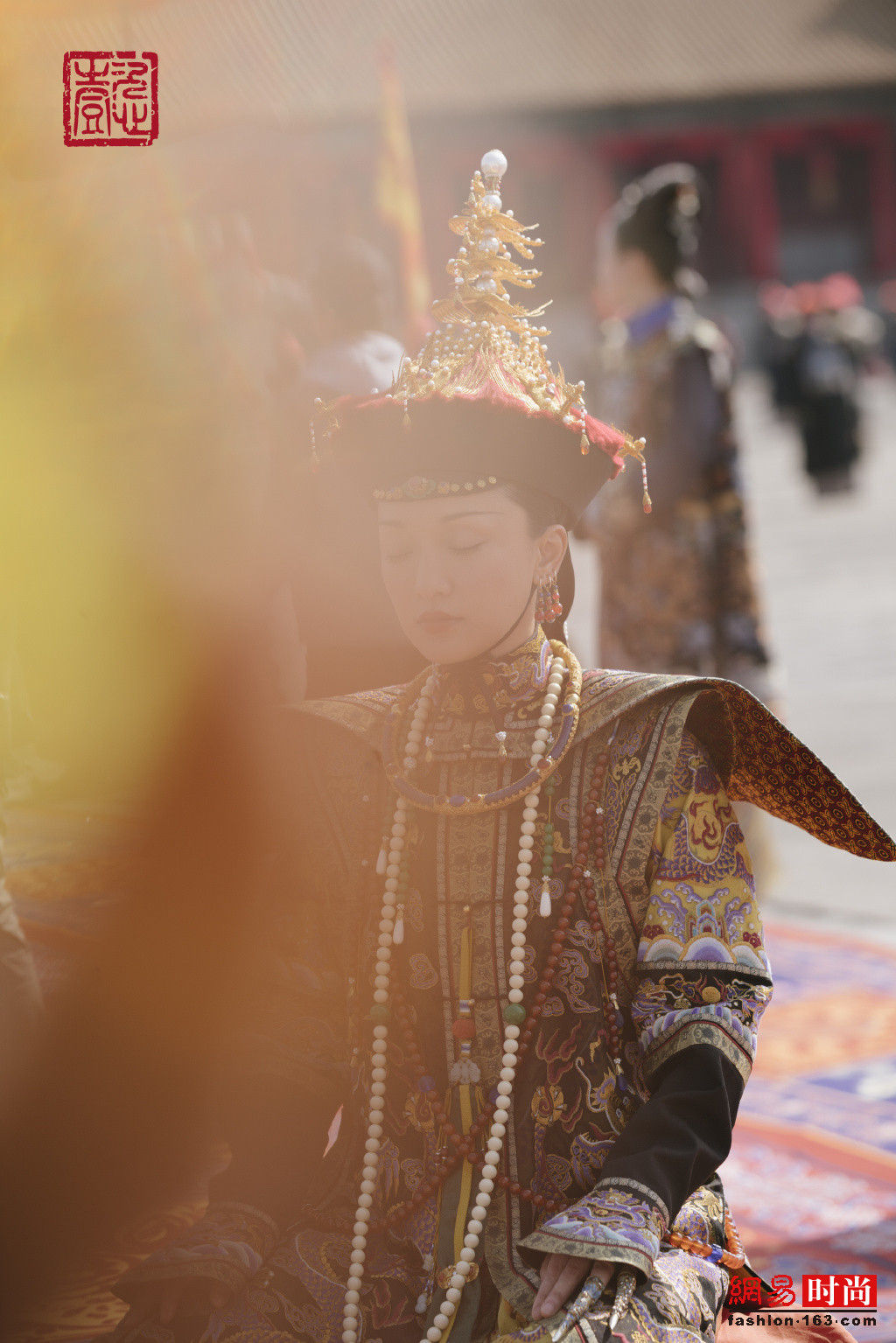 《如懿传》周迅封后 身着凤冠朝服美哭了