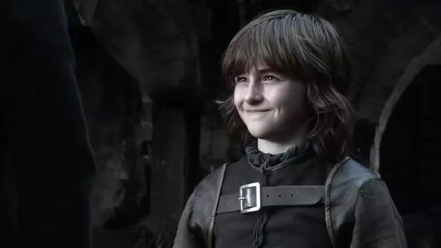 和普通人比还是很帅气的，不过看见小时候的照片，总让人忍不住做比较~