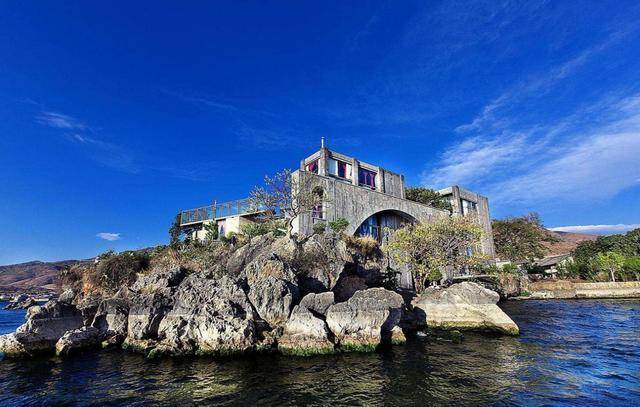 杨丽萍的 太阳宫 被查封 反腐达人 鲁豫是大功臣吗 谁被鲁豫采访谁倒霉