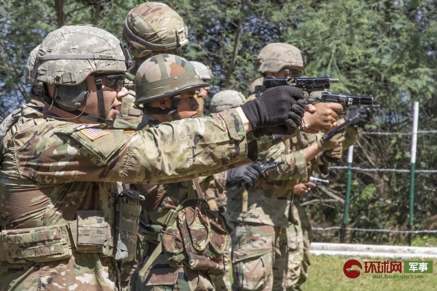 27 美印举行"准备战争"军演 印度士兵用美国步枪