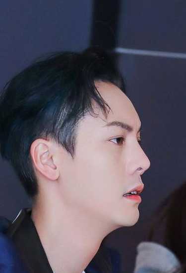 侧颜最帅的5大男星陈伟霆垫底易烊千玺第3