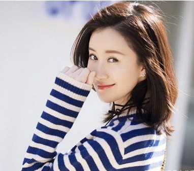 章子怡是老天爷赏饭吃，天生一张精致的荧幕脸，演技也很好，她是华语影坛第一位大满贯影后。