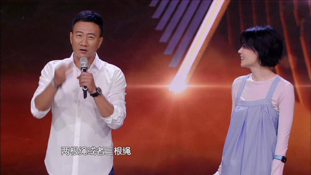 胡军爆料王菲好身材原因原来王菲逆生长的秘密竟是在家吊绳子