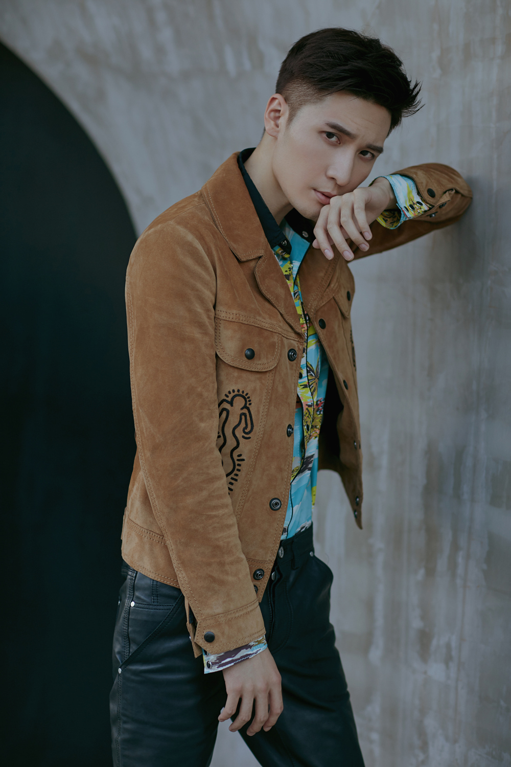 刘海宽举手投足尽显高级感