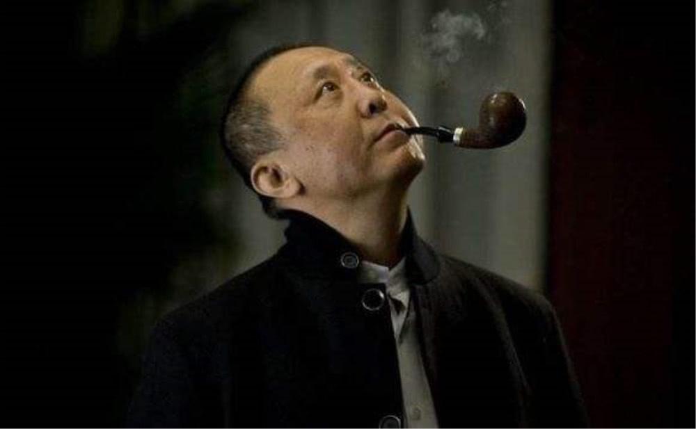 提到他可能很多人第一时间会联想到的绝对是他出演的那些形形色色的反派吧！