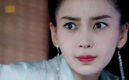 可谓是万年的瞪眼女星！