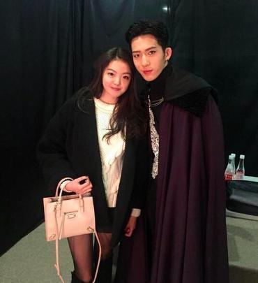 在井柏然生日的时候，王文也也会在微博送上祝福。