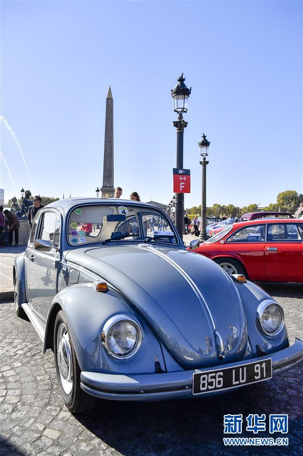 老爷车齐聚为巴黎车展庆生