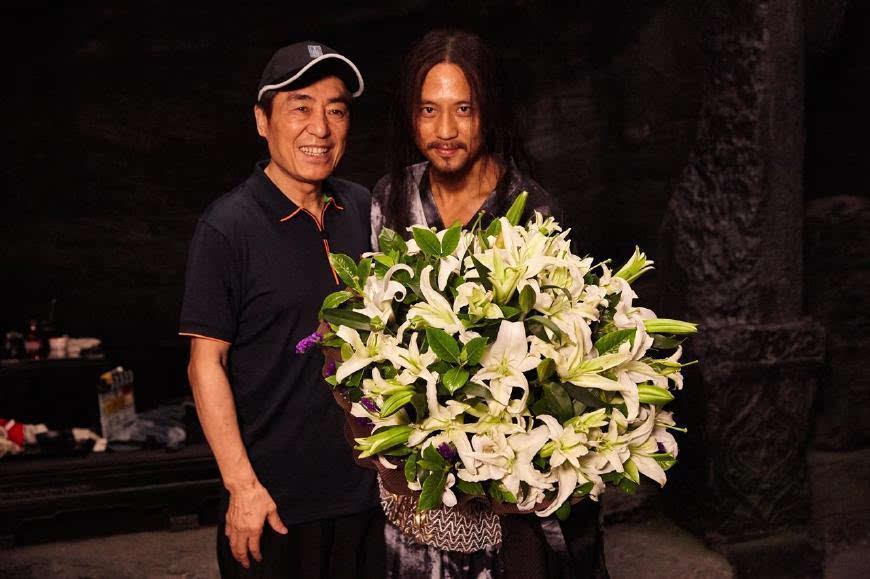 最新消息是邓超已经凭借电影《影》提名金马奖，和徐峥竞争影帝了。徐峥提名影片是《我不是药神》。