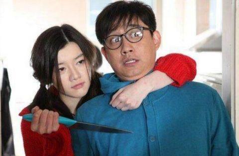 冯丹滢在《男人帮》出演了一个对充满了幻想的女孩,与孙红雷饰演的顾