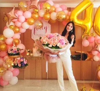 吴佩慈现在坐拥40多亿资产，有很多网友猜测她为何不自己做豪门，网友们，你们怎么看呢？