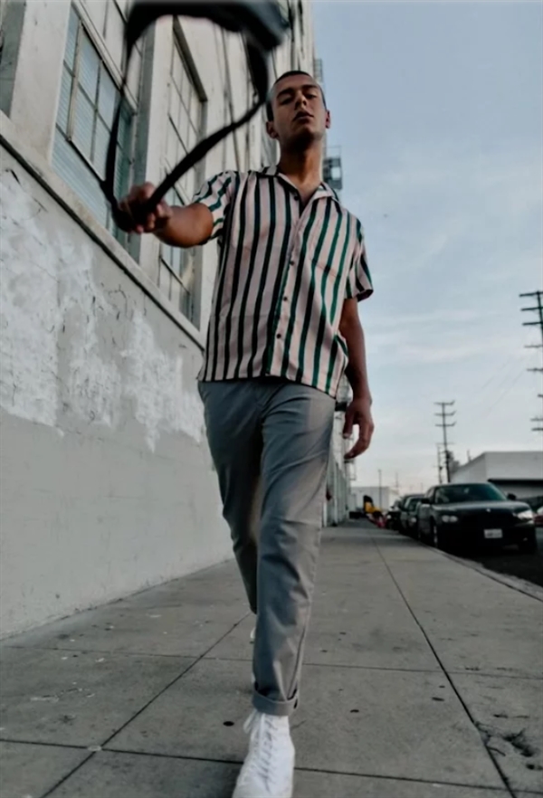 9个超有型的男性拍照姿势:简单易学还很酷