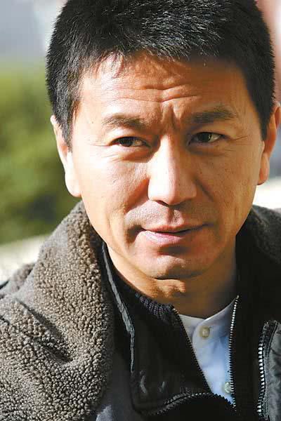 14年前他遭歹徒绑架，淡出娱乐圈，却现身臧天朔的葬礼！