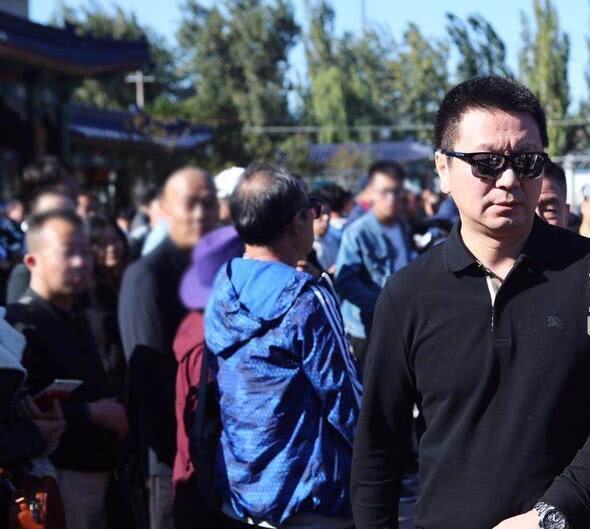 14年前他遭歹徒绑架，淡出娱乐圈，却现身臧天朔的葬礼！