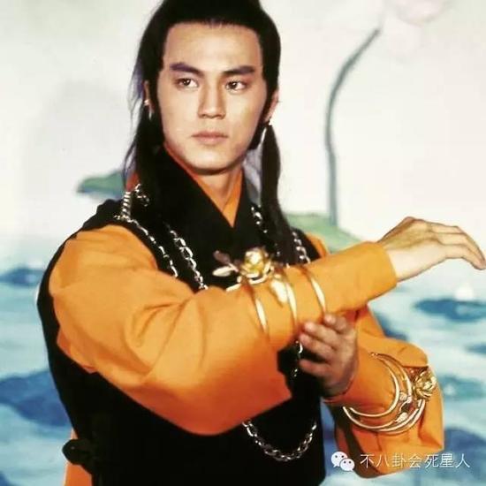 这个帅帅的男神是谁？大家能认出来吗？