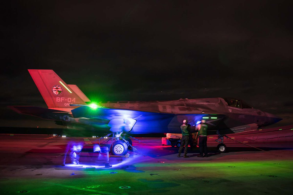 4 英国航母首次完成f35b战斗机夜间降落任务