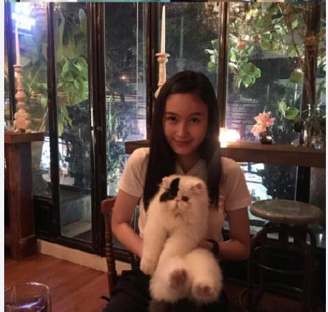 你觉得她美妈？