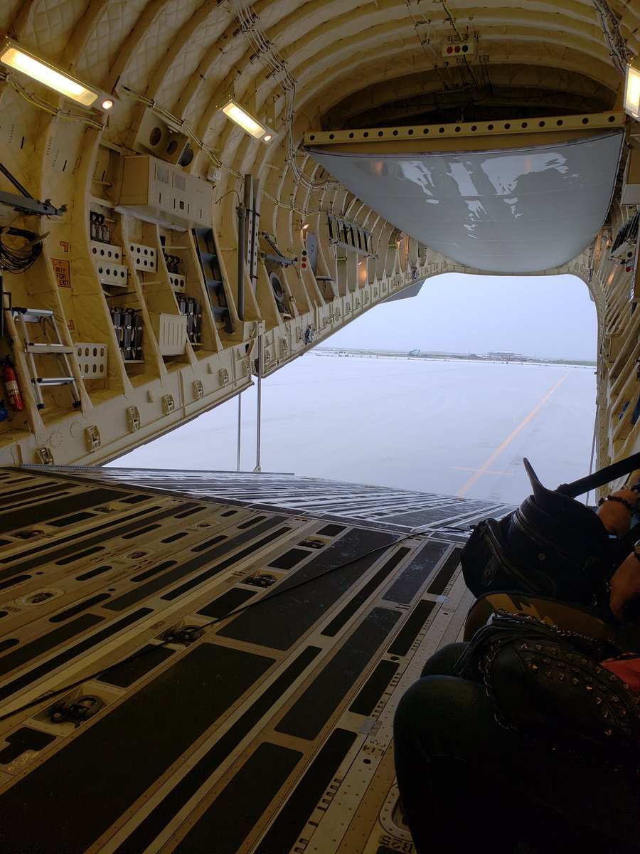 日本c-2运输机机舱内部细节罕见曝光