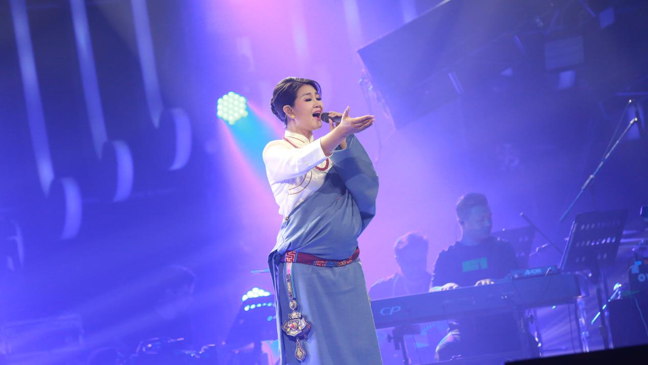 中国藏歌会今晚开播降央卓玛怀孕九月霸气开唱