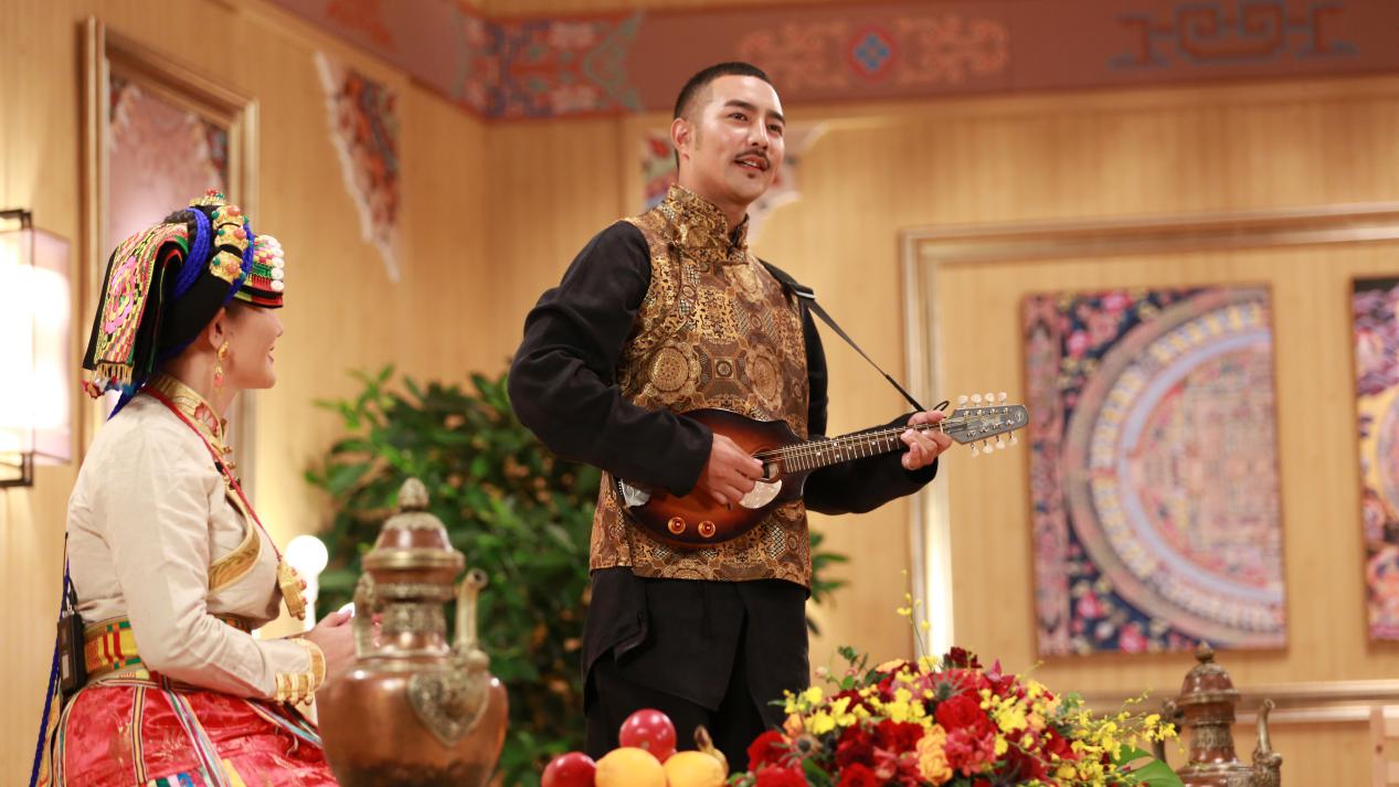 中国藏歌会今晚开播降央卓玛怀孕九月霸气开唱