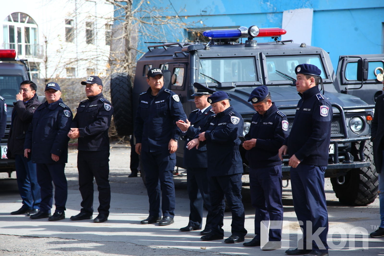 17 蒙古警察开放日家底尽出 装备装甲车