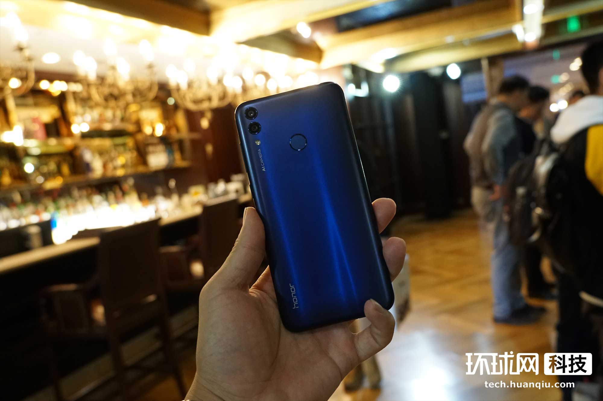 华为荣耀畅玩8c发布白客代言两天一充1099元起售