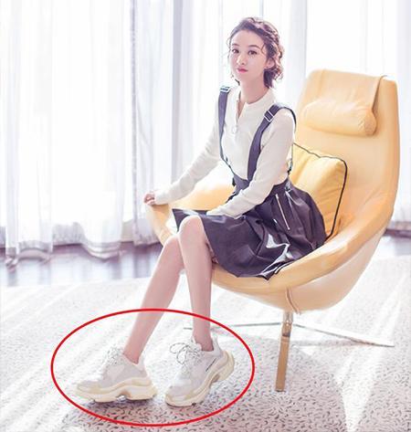 脚大脚小对于女明星们来说真的是一件很麻烦的事情呀，你有没有为自己的脚码苦恼过呢？