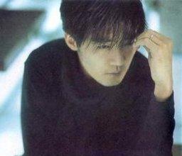 同时他在剧中所唱的歌曲《Forever》作为主打歌收录于他的第一张个人专辑《Forever》中
