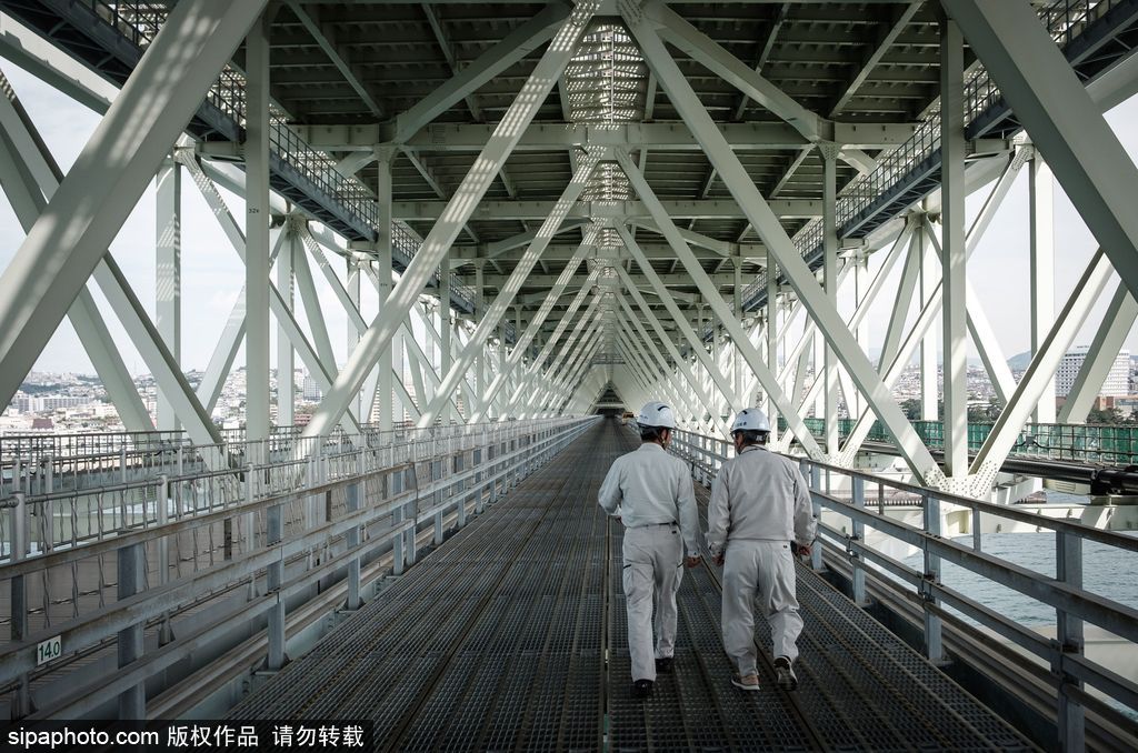 目前世界上最长的吊桥 日本明石海峡大桥