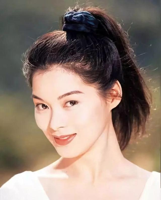 现在刘锦玲也喜欢追剧，但是她更想做的是幕后，更有兴趣尝试剧本创作等。