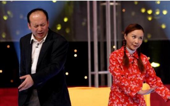 57岁蔡明全家福隐藏33年老公身份曝光长相远不如潘长江