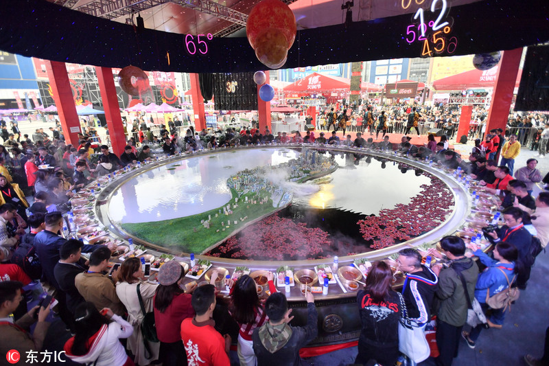 天下第一大锅亮相重庆火锅节