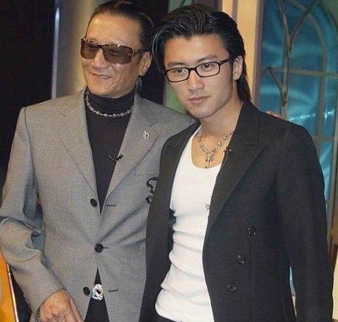 另外还有个奇怪的现象就是，有些星二代不论星爸星妈如何砸重金捧都不红，有的没捧却爆红。