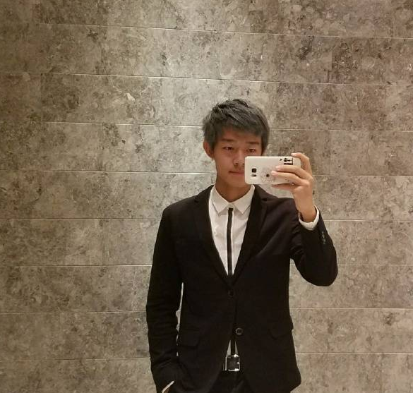 这段话是他在2012年写的，正是大学毕业后的年龄，也许，这才是杨昊飞选择的生活！