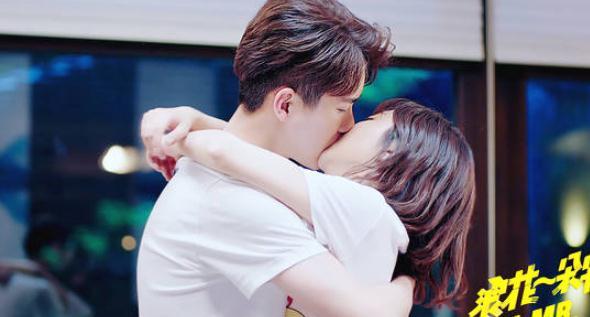 明星的荧幕初吻熊梓淇刘昊然都给了谭松韵而他却被吻到变形