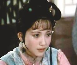 她是那个电影版《红楼梦》中多愁善感的林妹妹；