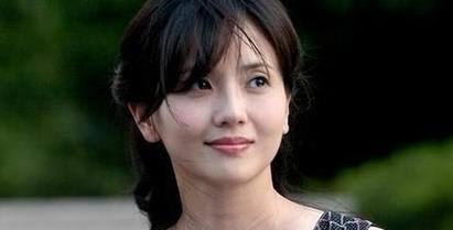 是的，你猜错了，她不是陈好，也不是阿朵，她叫陶慧敏。