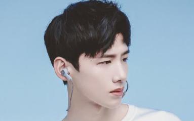 白敬亭可以说是娱乐界的流行明星，现在是新一代演员的代表之一，深受大家的喜爱。