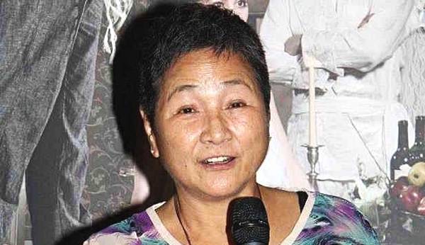 郑佩佩：在周星驰面临各大明星声讨时，她曾经站出来为周星驰发声，称没有星仔就没有她郑佩佩。