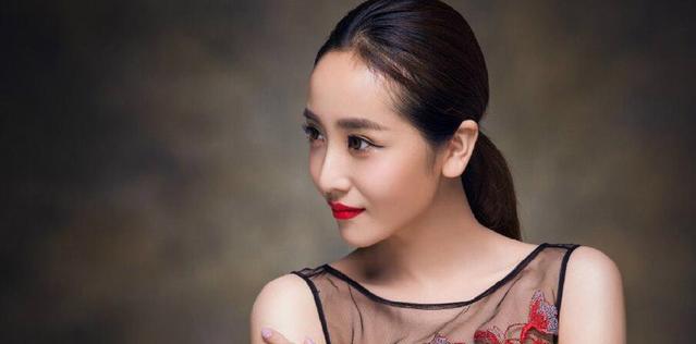 刘倩是通过选秀比赛入行的,她在2004年参加了第五届明日之星全国影视